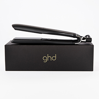 GHD Platinum+ Hair Straightener In Black- Free Heat Bag